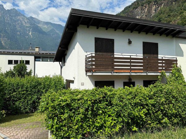 casa indipendente in vendita a Prata Camportaccio