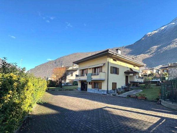 casa indipendente in vendita a Prata Camportaccio