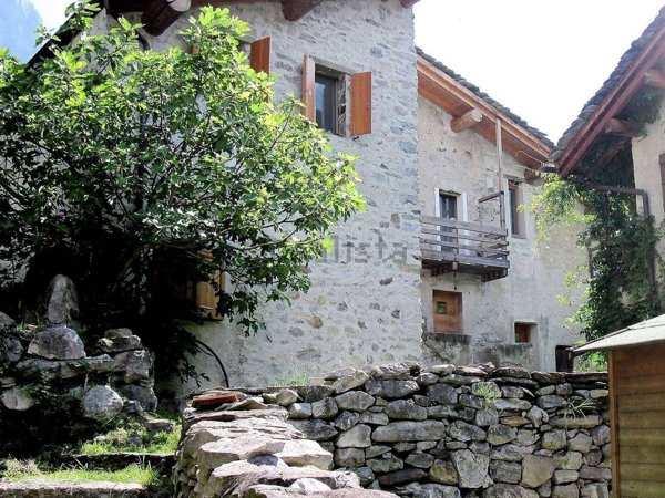 casa indipendente in vendita a Prata Camportaccio