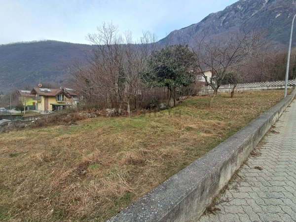 terreno edificabile in vendita a Prata Camportaccio
