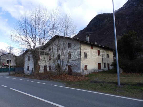 negozio in vendita a Prata Camportaccio