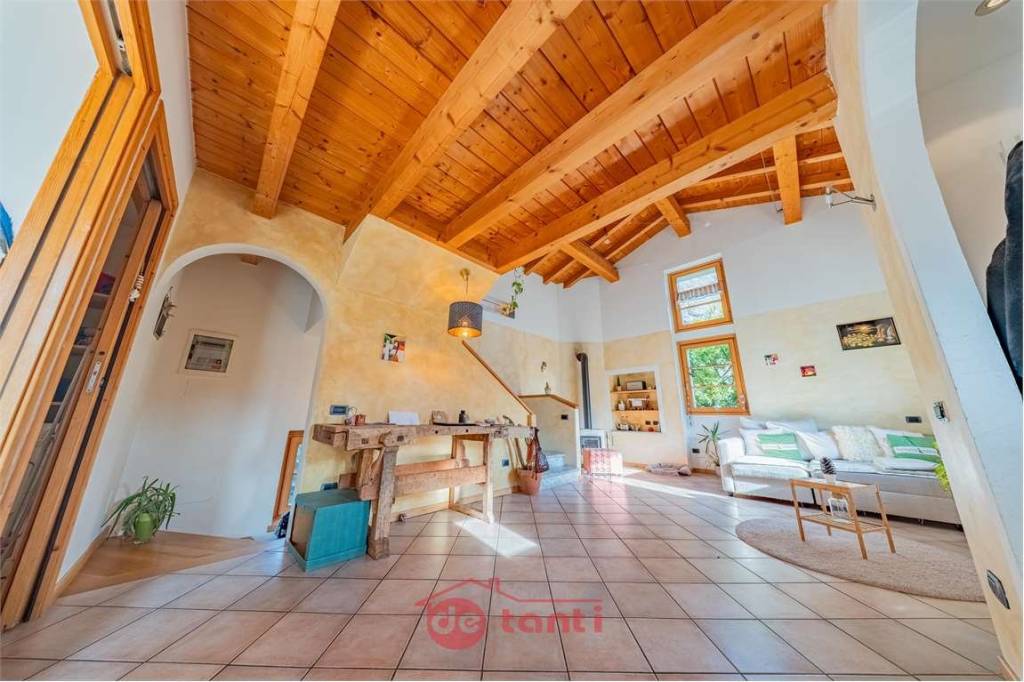casa indipendente in vendita a Prata Camportaccio