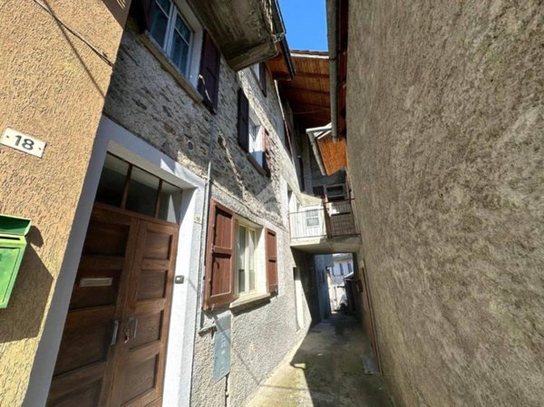casa indipendente in vendita a Rasura