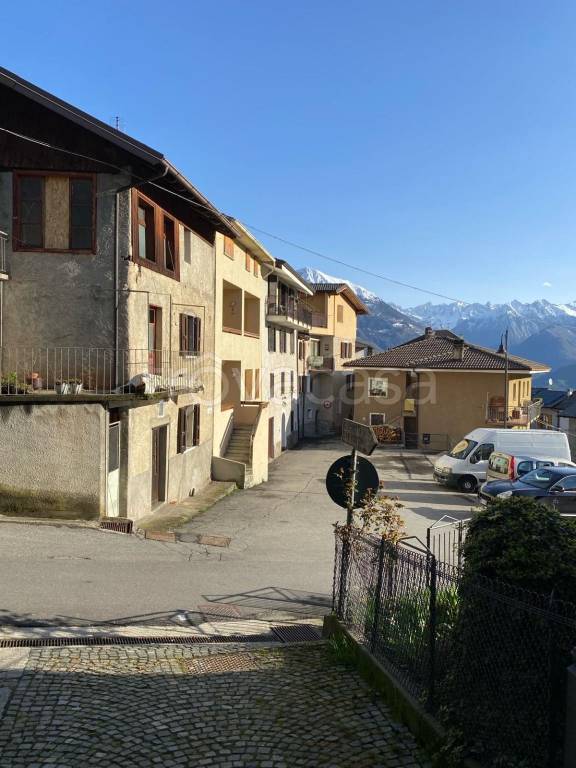 casa indipendente in vendita a Rasura