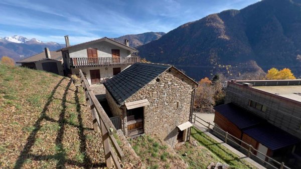 casa indipendente in vendita a Rasura