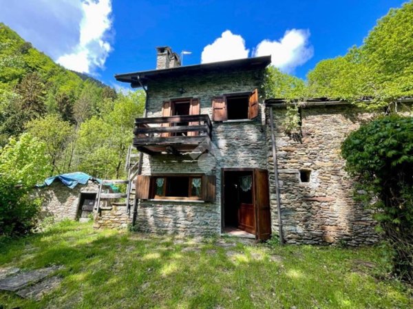 casa indipendente in vendita a Rasura