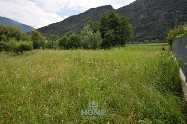 locale di sgombero in vendita a Samolaco