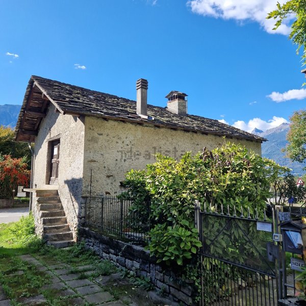 casale in vendita a Samolaco