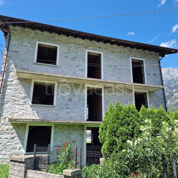 casa indipendente in vendita a Samolaco