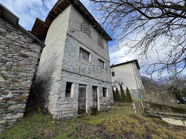 casale in vendita a Samolaco