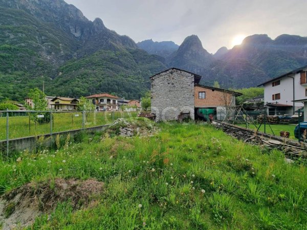 casa indipendente in vendita a Samolaco