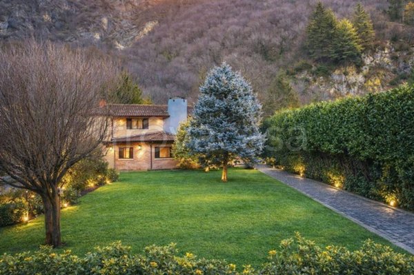 casa indipendente in vendita a Samolaco