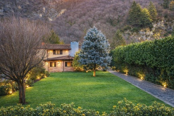 casa indipendente in vendita a Samolaco