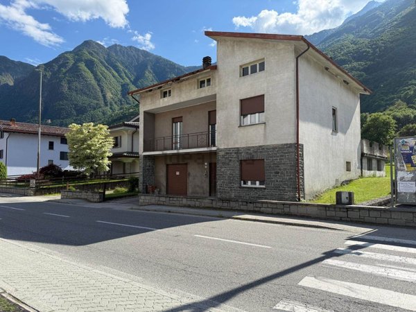 casa indipendente in vendita a Samolaco
