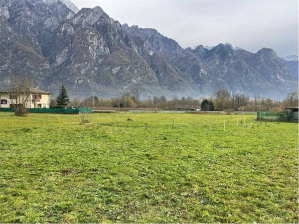 terreno edificabile in vendita a Samolaco