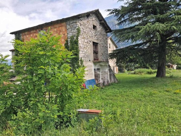 terreno edificabile in vendita a Samolaco