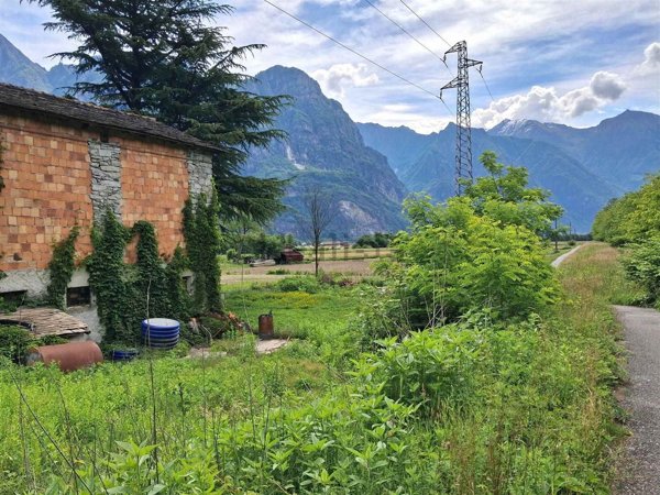 terreno edificabile in vendita a Samolaco