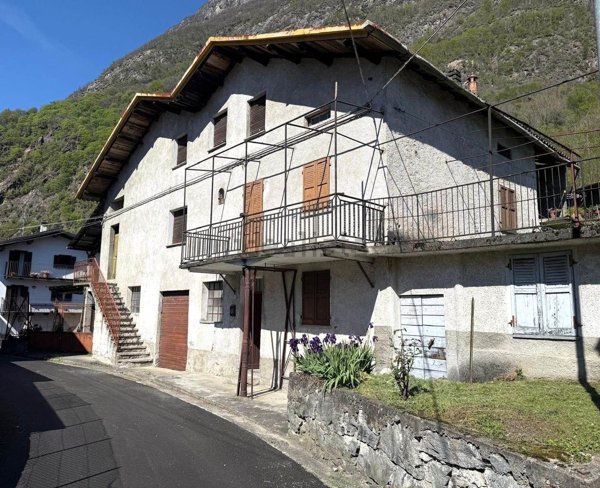 casale in vendita a Samolaco