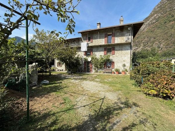 casa indipendente in vendita a Samolaco