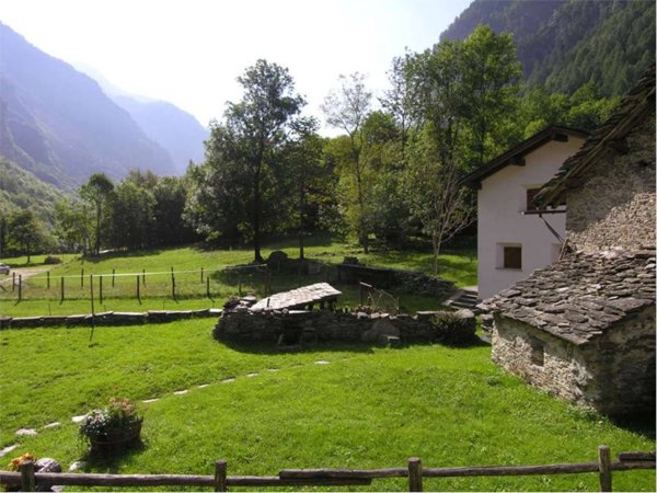 quadrivano in vendita a San Giacomo Filippo in zona Vho