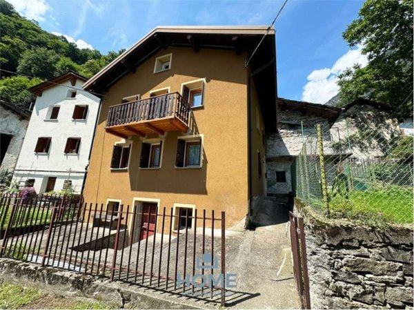 casa indipendente in vendita a San Giacomo Filippo