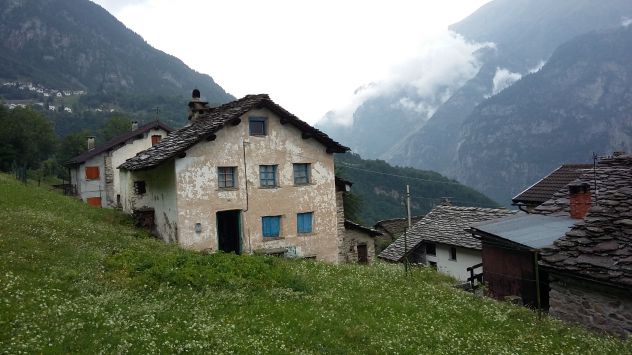 casa indipendente in vendita a San Giacomo Filippo in zona Olmo