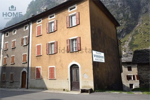 casa indipendente in vendita a San Giacomo Filippo in zona Vho
