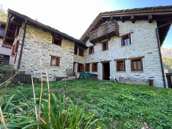casa indipendente in vendita a San Giacomo Filippo in zona Olmo