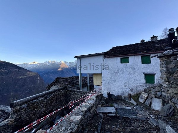 quadrivano in vendita a San Giacomo Filippo in zona Olmo