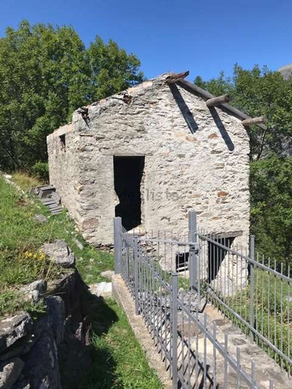 quadrivano in vendita a San Giacomo Filippo