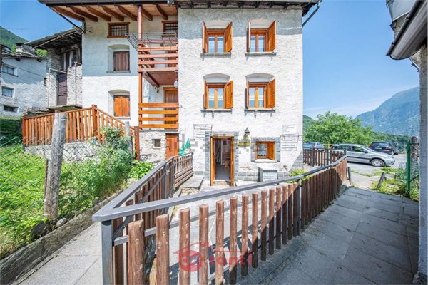 casa indipendente in vendita a San Giacomo Filippo in zona Olmo