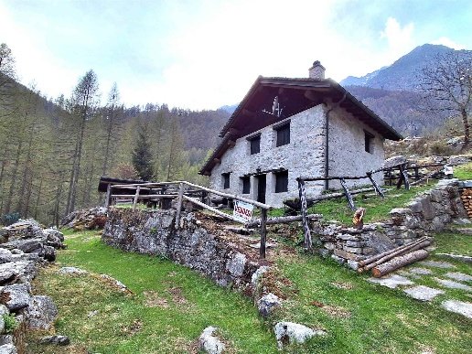 quadrivano in vendita a San Giacomo Filippo