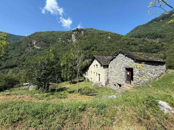 casa indipendente in vendita a San Giacomo Filippo