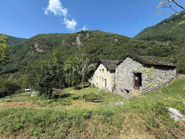 casa indipendente in vendita a San Giacomo Filippo