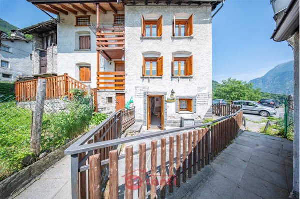 casa indipendente in vendita a San Giacomo Filippo in zona Olmo