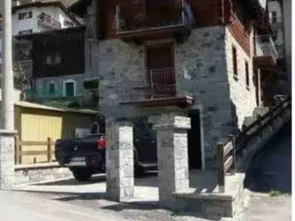 casa indipendente in vendita a Sondalo in zona Frontale