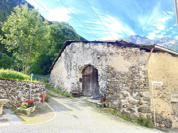 casa indipendente in vendita a Sondalo in zona Mondadizza