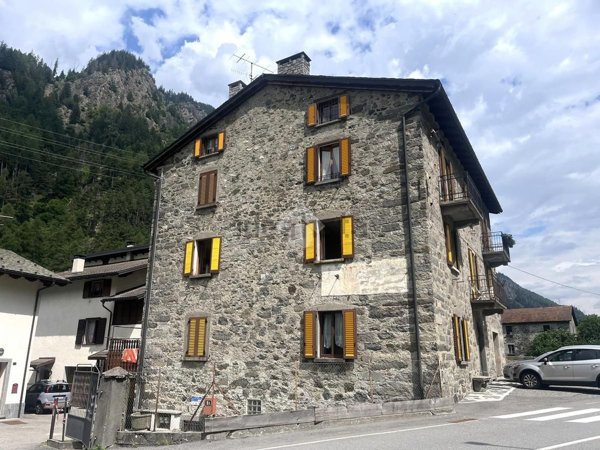 appartamento in vendita a Sondalo in zona Mondadizza