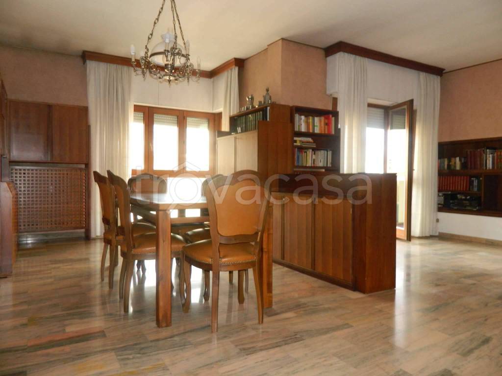 appartamento in vendita a Sondrio in zona Via Mazzini