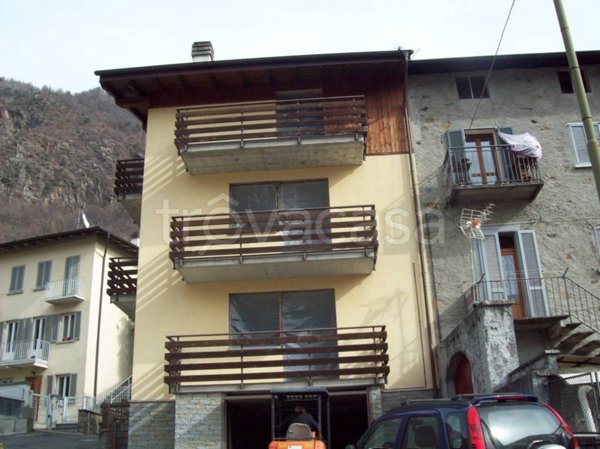 casa indipendente in vendita a Sondrio in zona Ponchiera
