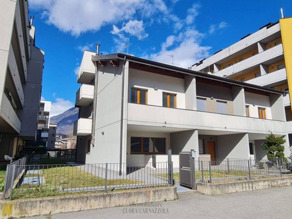 casa indipendente in vendita a Sondrio in zona Centro Città