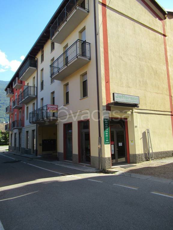 appartamento in vendita a Sondrio in zona Piazzale Bertacchi