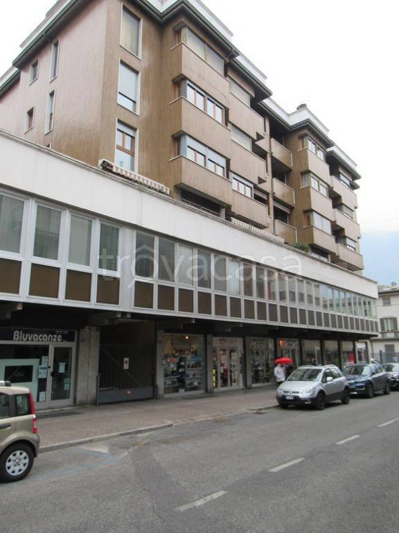 appartamento in vendita a Sondrio in zona Centro Città