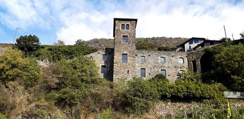 negozio in vendita a Sondrio in zona Sassella