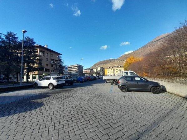 locale di sgombero in vendita a Sondrio