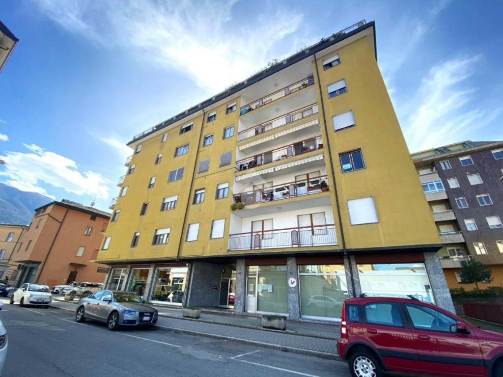 appartamento in vendita a Sondrio in zona Ospedale