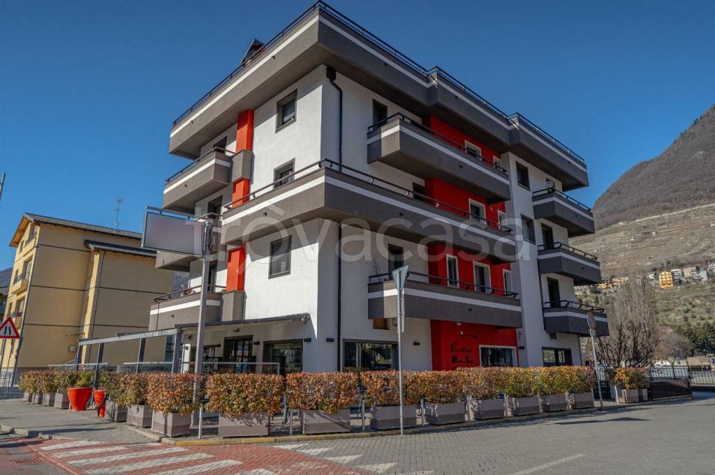 appartamento in vendita a Sondrio in zona Ospedale