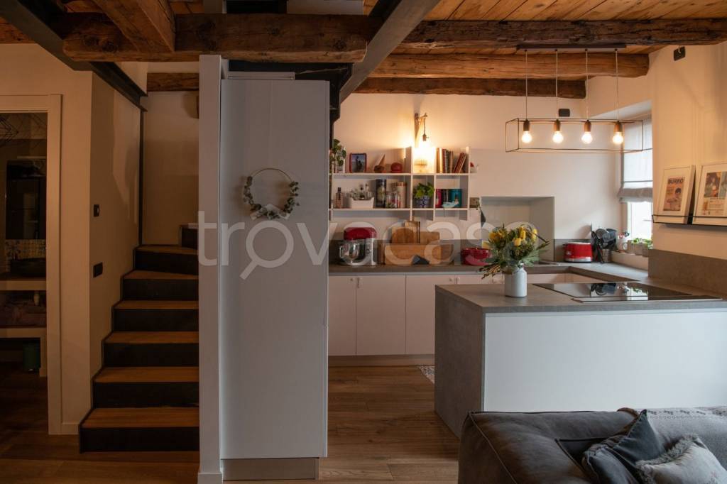 appartamento in vendita a Sondrio in zona Centro Città