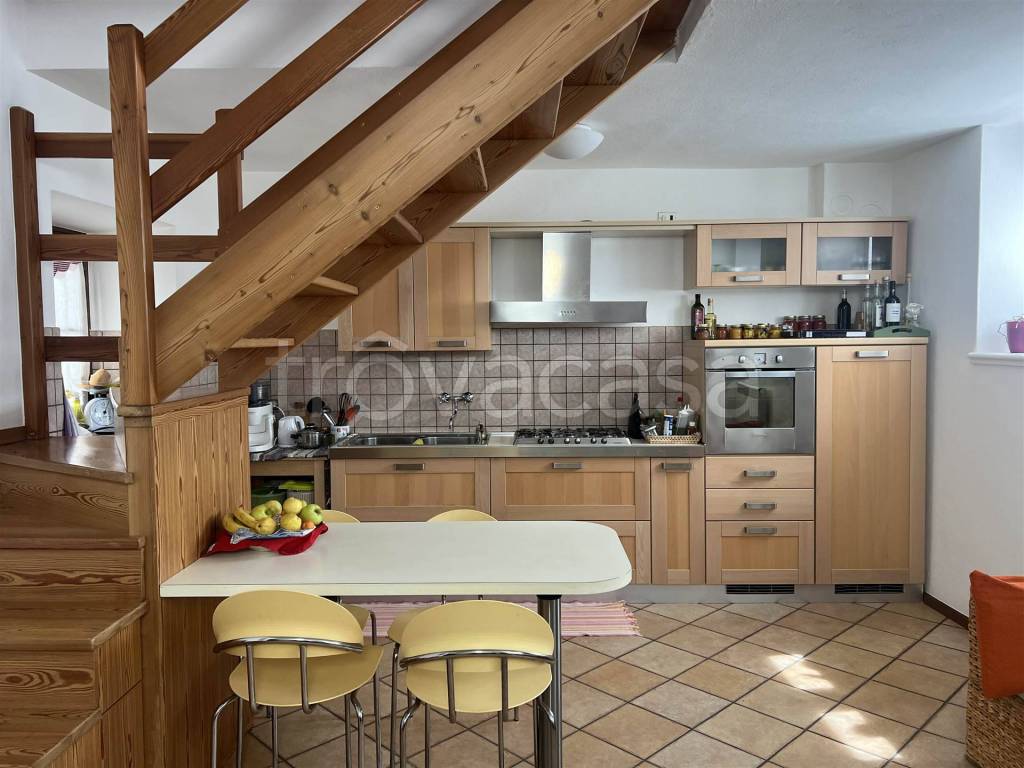 casa indipendente in vendita a Sondrio in zona Ponchiera
