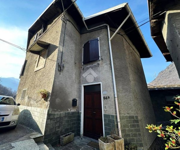 casa indipendente in vendita a Sondrio in zona Ponchiera